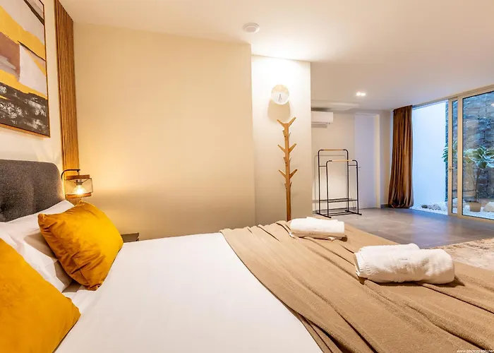 Eva Βίλα Callao Salvaje