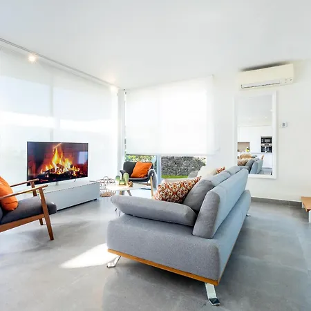 Eva * カジャオ・サルバヘ