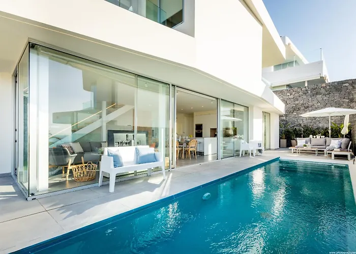 Eva Villa Callao Salvaje